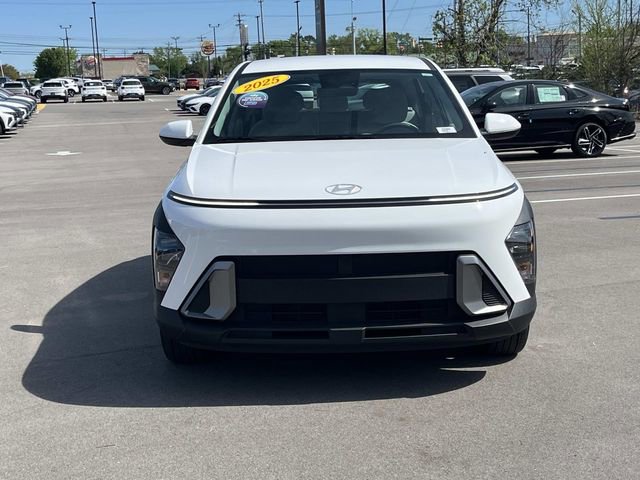 Certified 2025 Hyundai Kona SE image 2