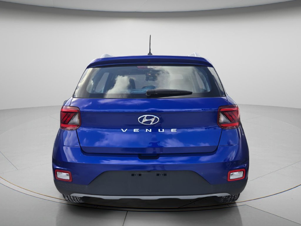 Certified 2024 Hyundai Venue SEL FWD image 6