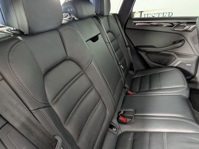 Used 2023 Porsche Macan Turbo image 34
