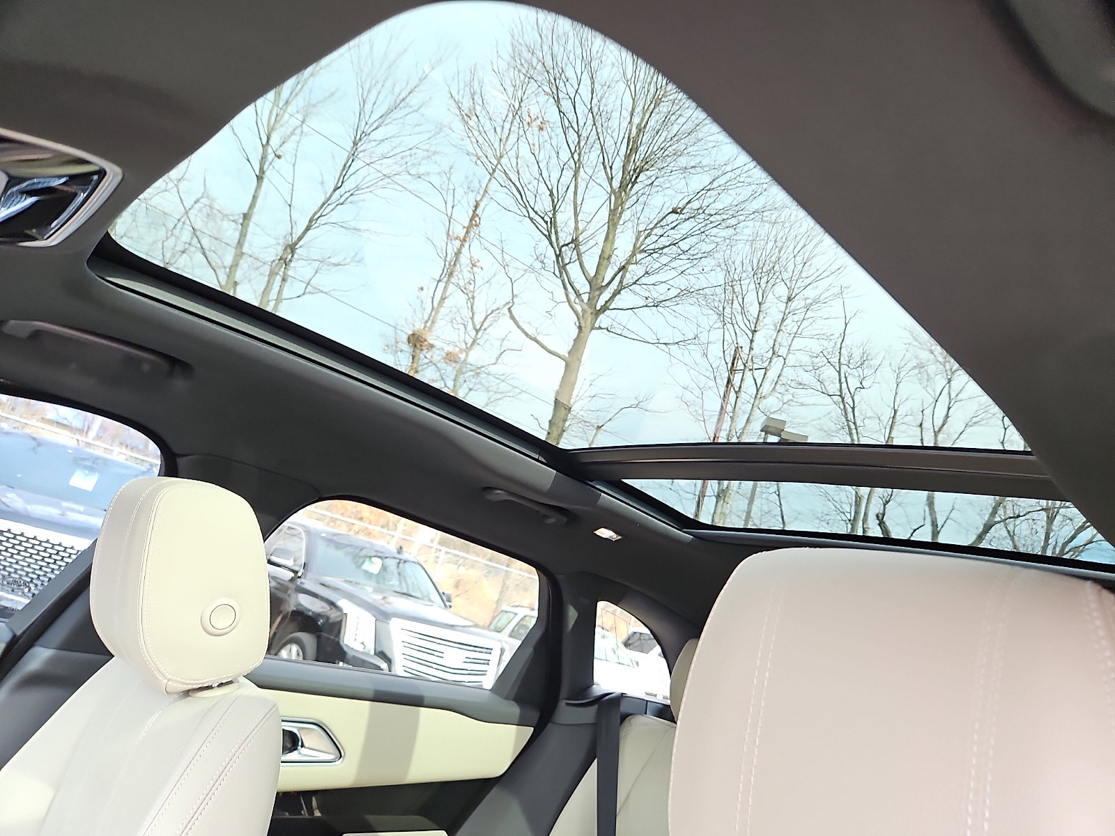 Used 2020 Land Rover Range Rover Velar R-Dynamic S image 14