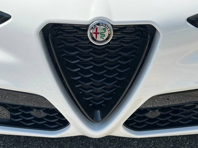 New 2026 Alfa Romeo Stelvio Sprint w/ Convenience Package AWD/4WD image 11