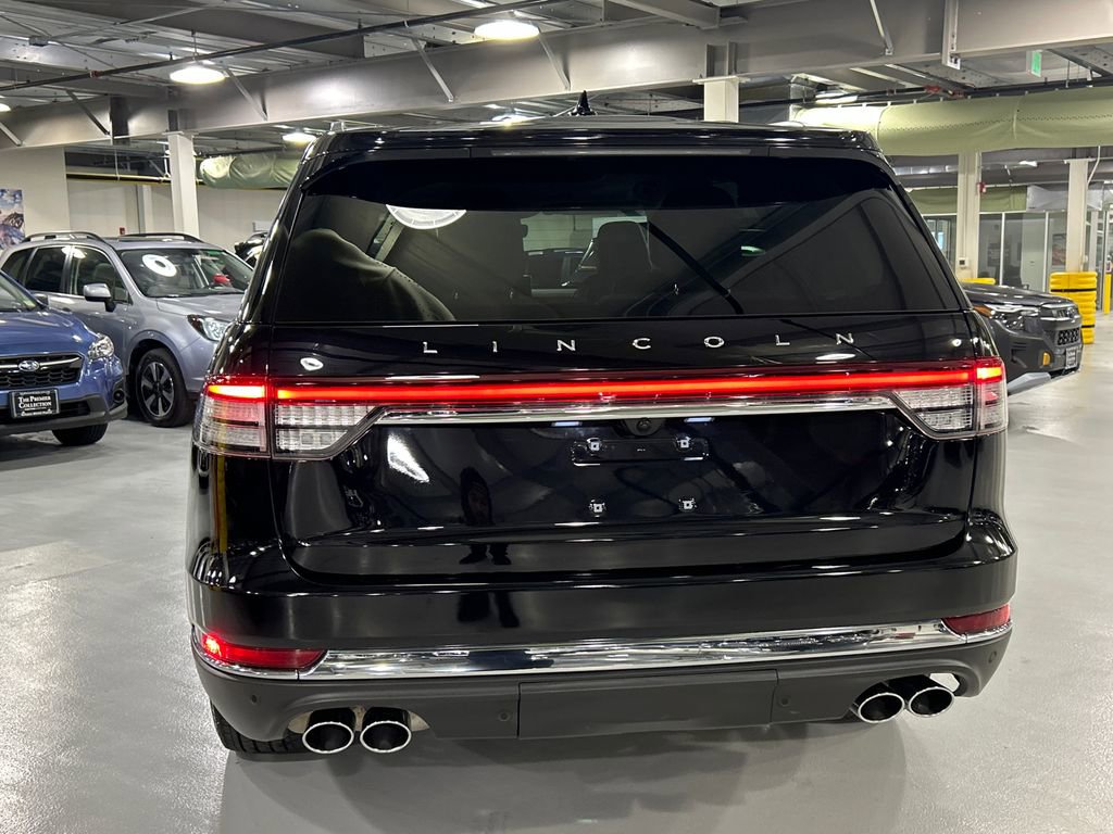 Used 2024 Lincoln Aviator AWD w/ Premium Package image 3