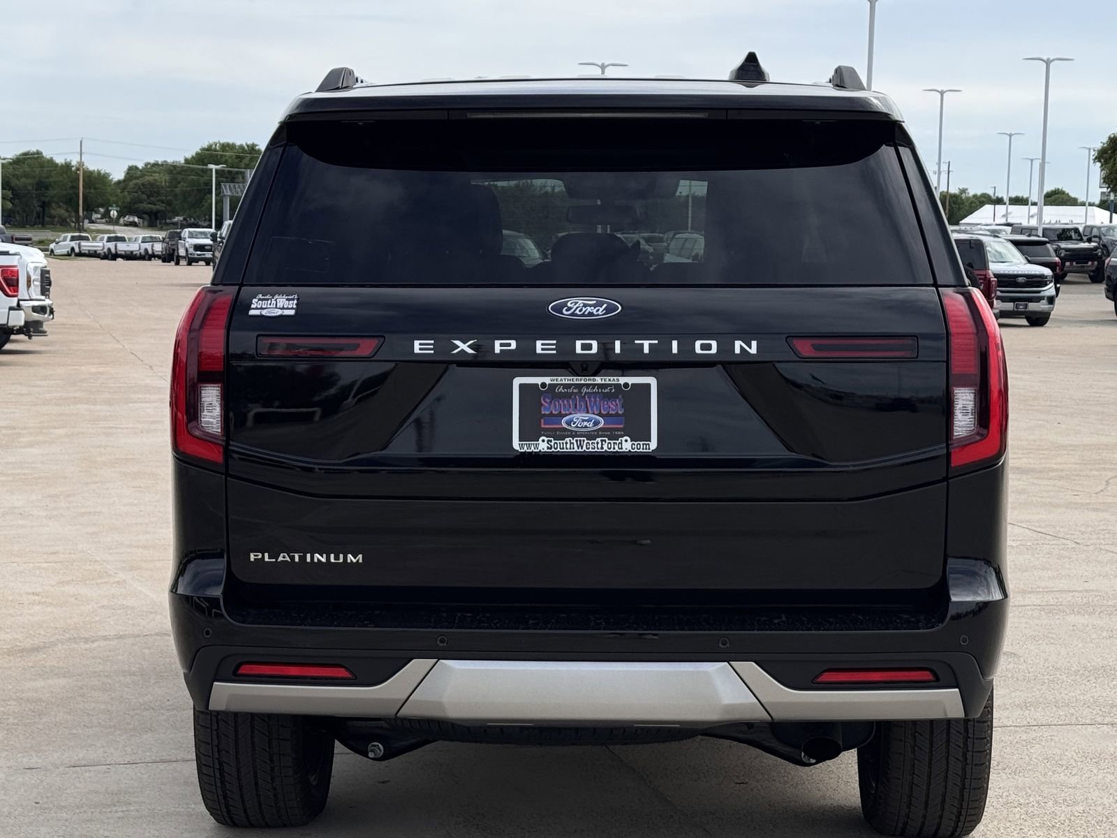 New 2026 Ford Expedition Platinum image 5