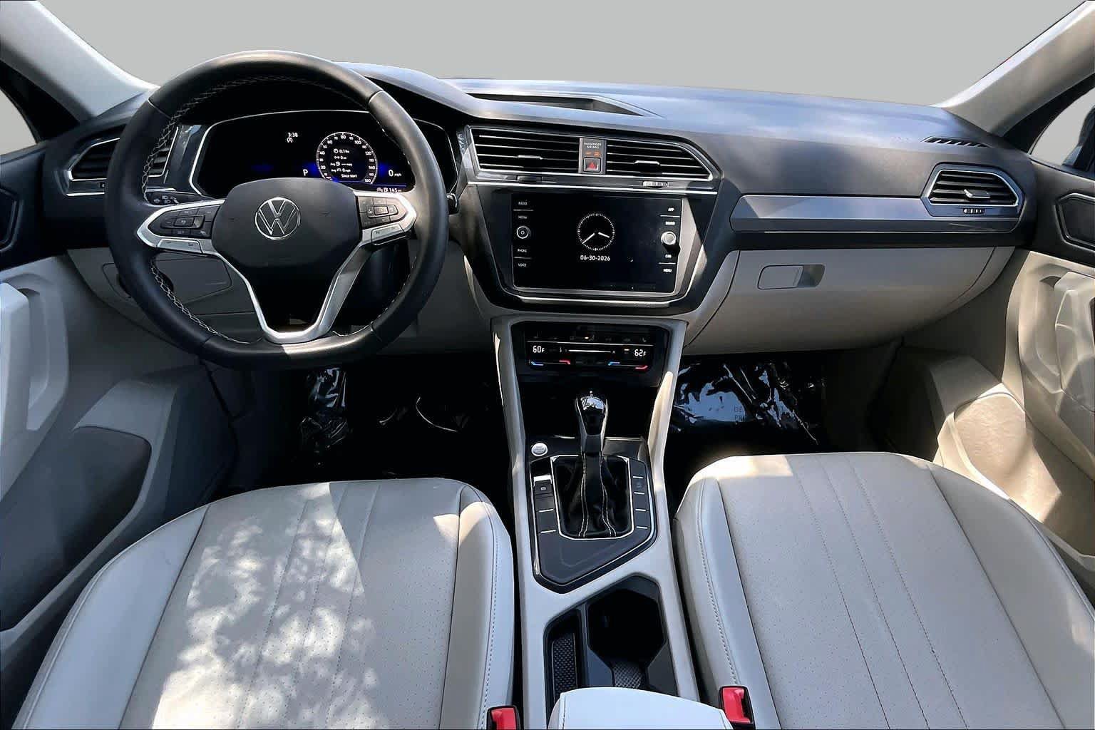 Used 2023 Volkswagen Tiguan SE FWD image 16