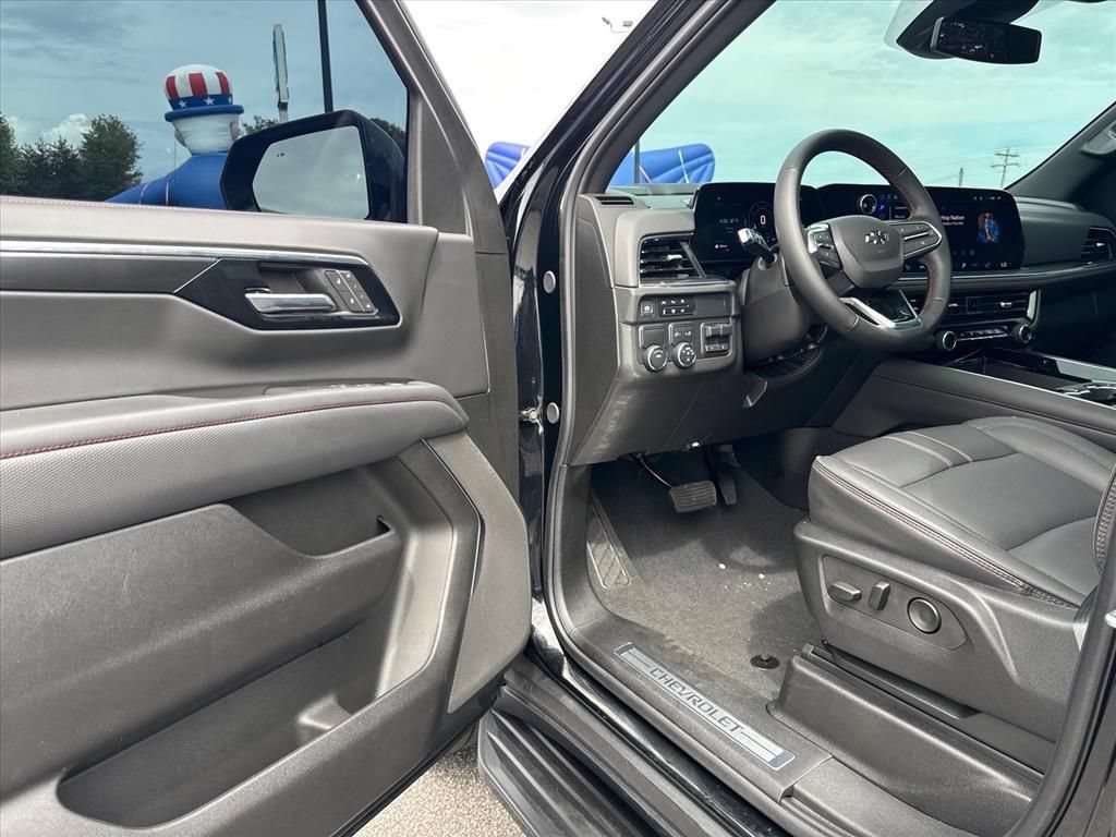 Used 2025 Chevrolet Tahoe RST w/ Sun And Tow Package RWD image 15