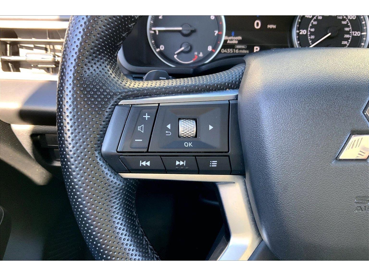 Used 2024 Mitsubishi Outlander SE image 17