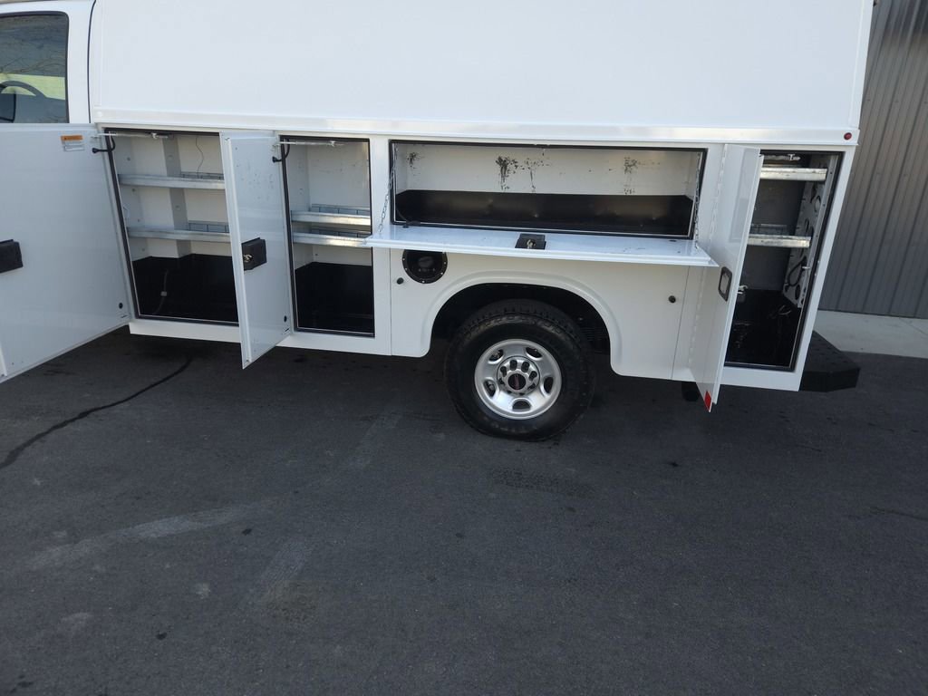 Used 2015 GMC Savana 3500 image 4