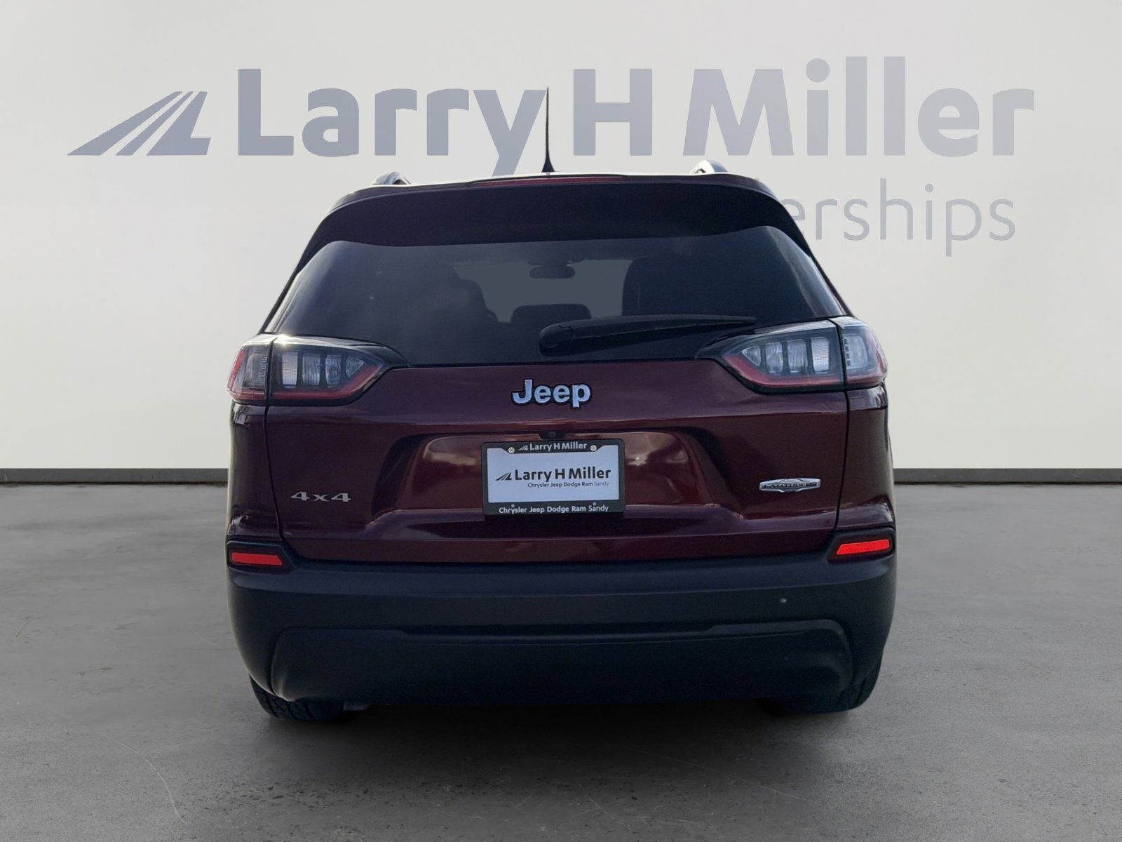 Certified 2020 Jeep Cherokee Latitude Plus w/ Cold Weather Group image 7