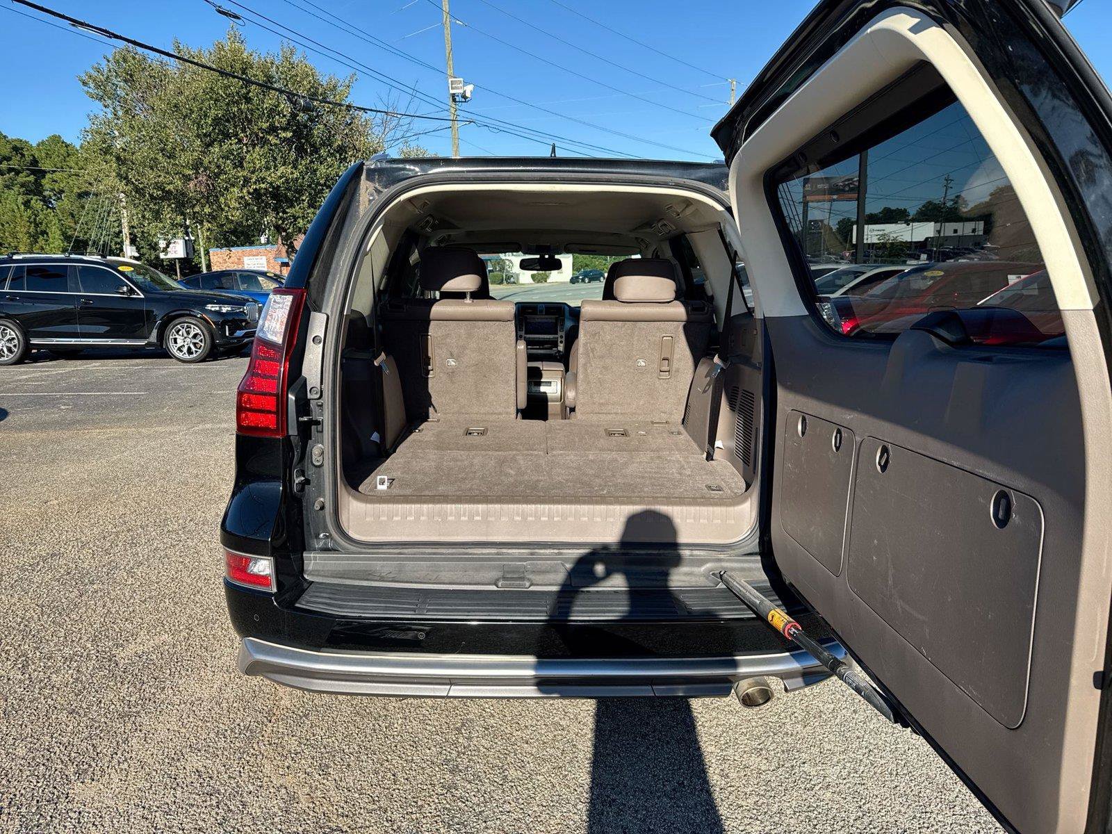 Used 2019 Lexus GX 460 Premium AWD/4WD image 16