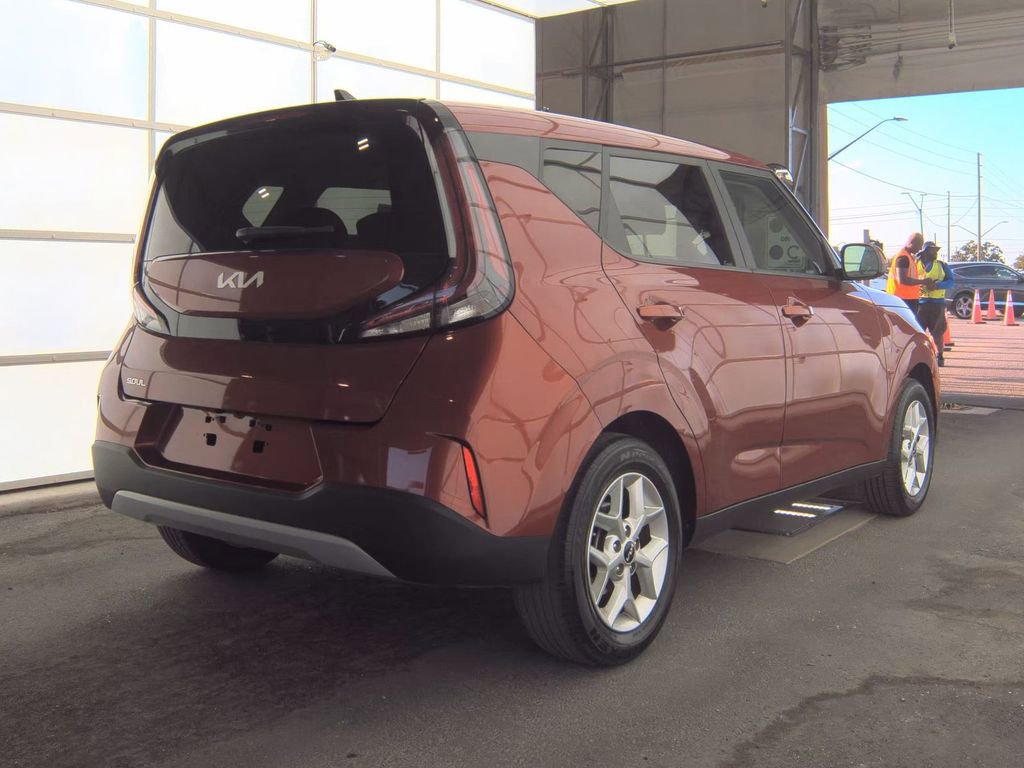Used 2024 Kia Soul LX w/ Option Group 015 FWD image 6