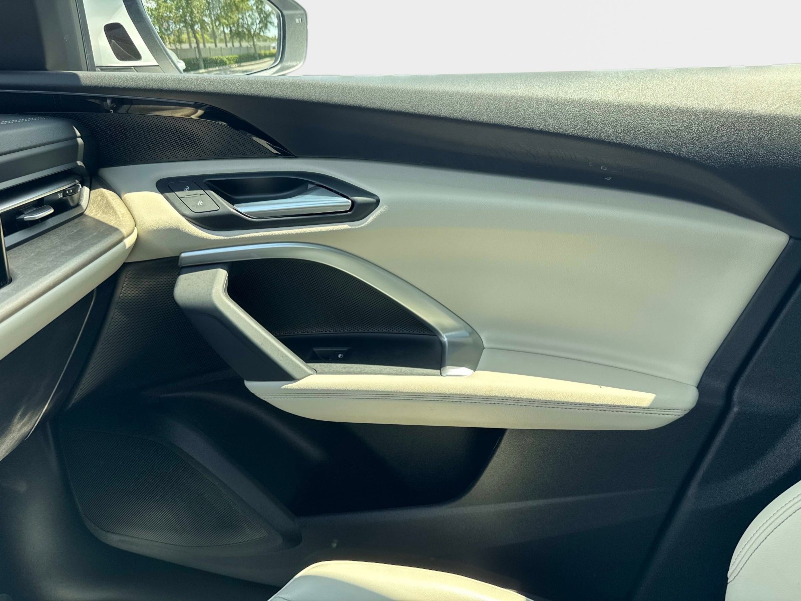 Used 2025 Audi Q5 Premium w/ Convenience Package AWD/4WD image 22