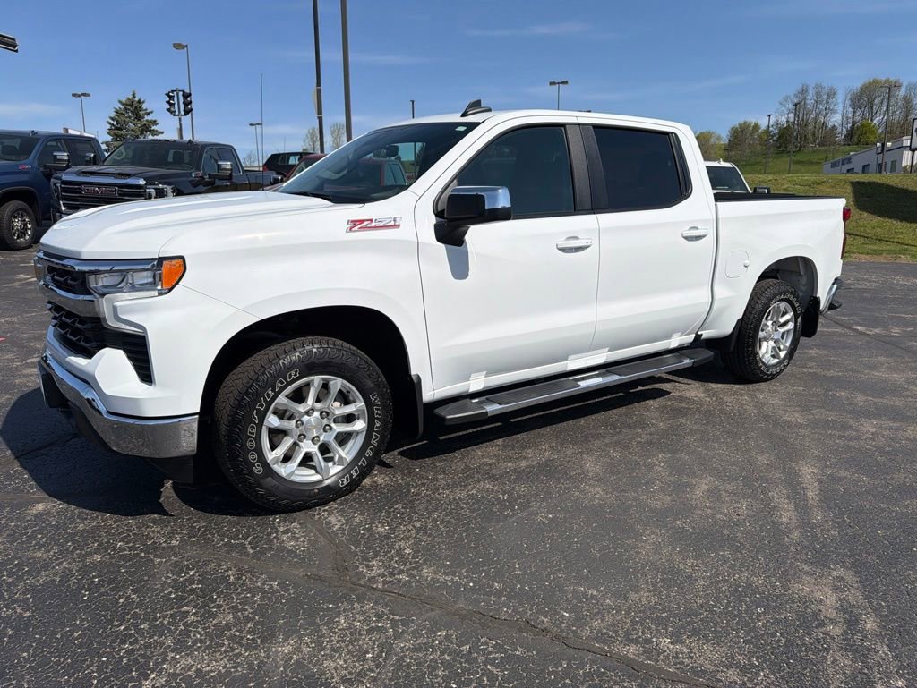 Certified 2023 Chevrolet Silverado 1500 LT w/ Z71 Off-Road Package AWD/4WD image 9