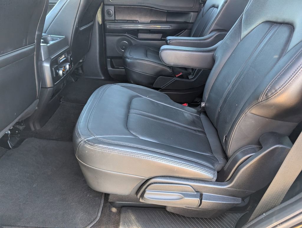 Used 2020 Ford Expedition Limited image 12