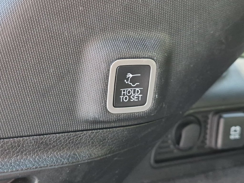 Used 2022 Jeep Grand Cherokee Summit AWD/4WD image 7
