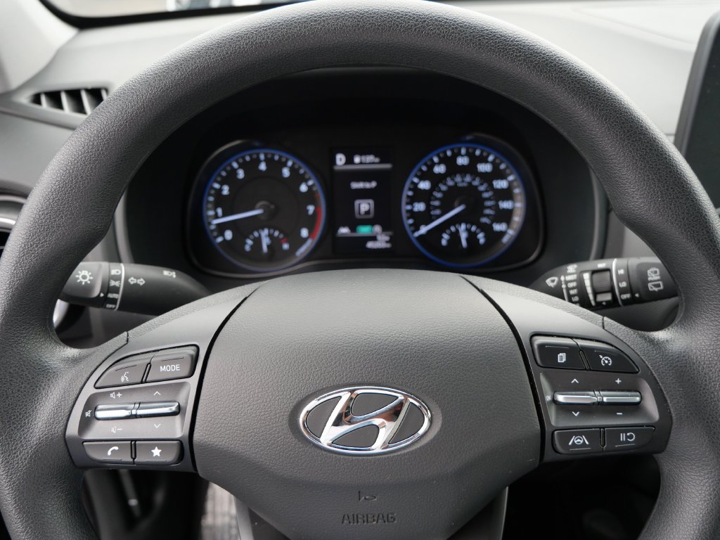 Used 2023 Hyundai Kona SEL AWD/4WD image 23