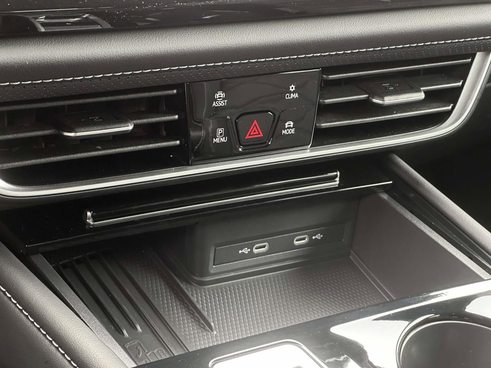 Certified 2025 Volkswagen Atlas Cross Sport SE w/ Black Wheel Package image 19