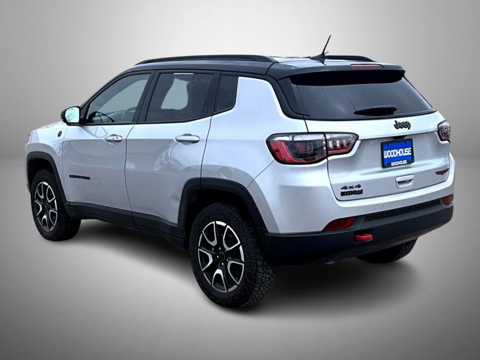 Used 2025 Jeep Compass Trailhawk AWD/4WD image 7