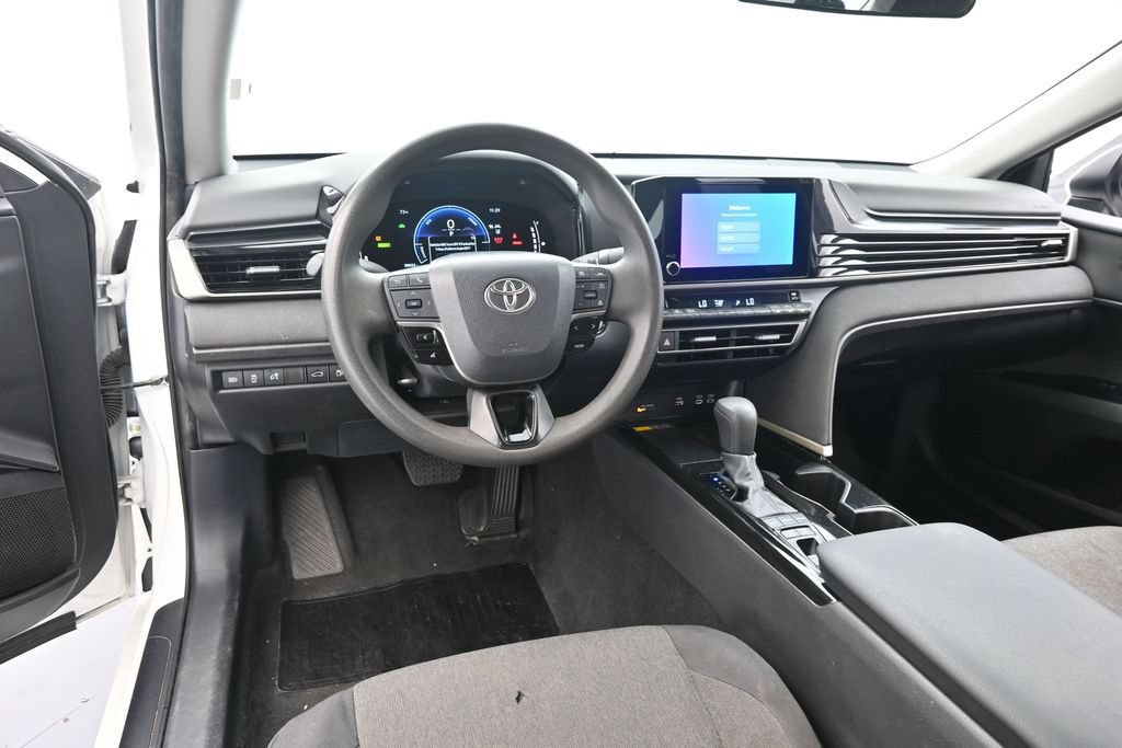 Used 2025 Toyota Camry LE FWD image 17