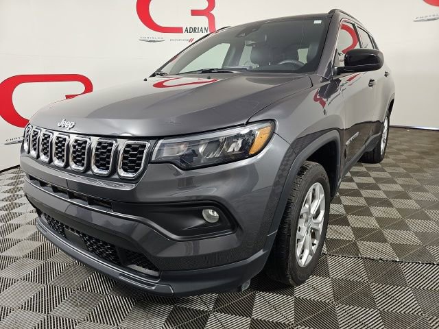 Certified 2024 Jeep Compass Latitude image 3