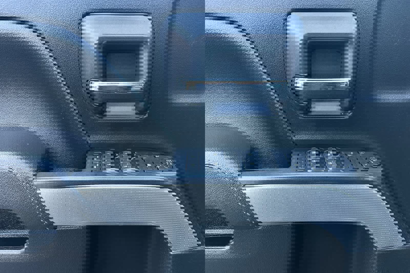 Used 2018 Chevrolet Silverado 1500 LT w/ All Star Edition image 12