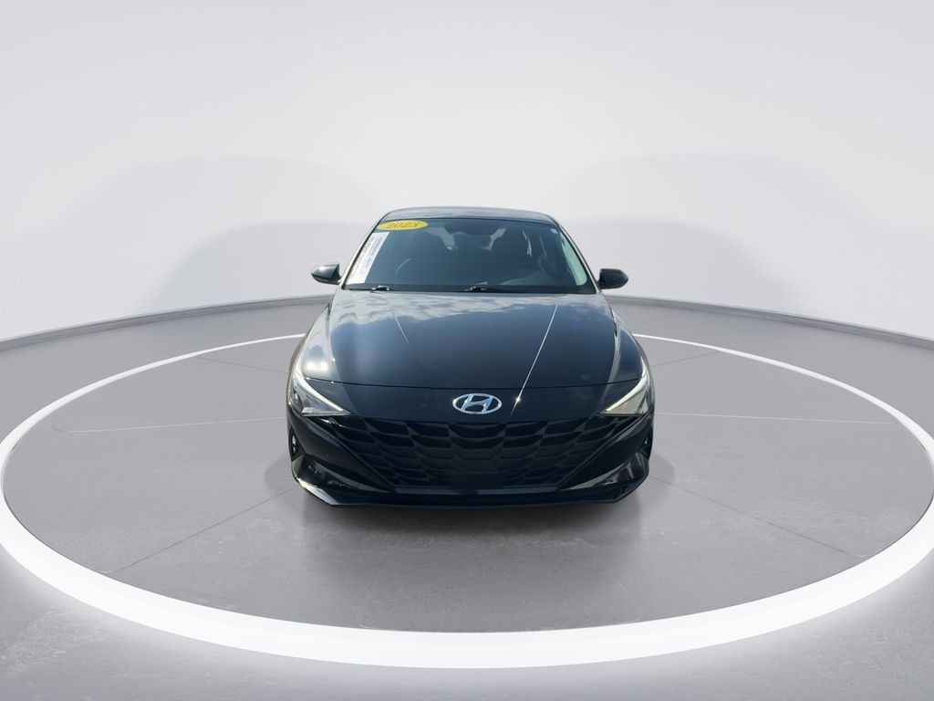Used 2023 Hyundai Elantra SEL w/ Convenience Package image 3