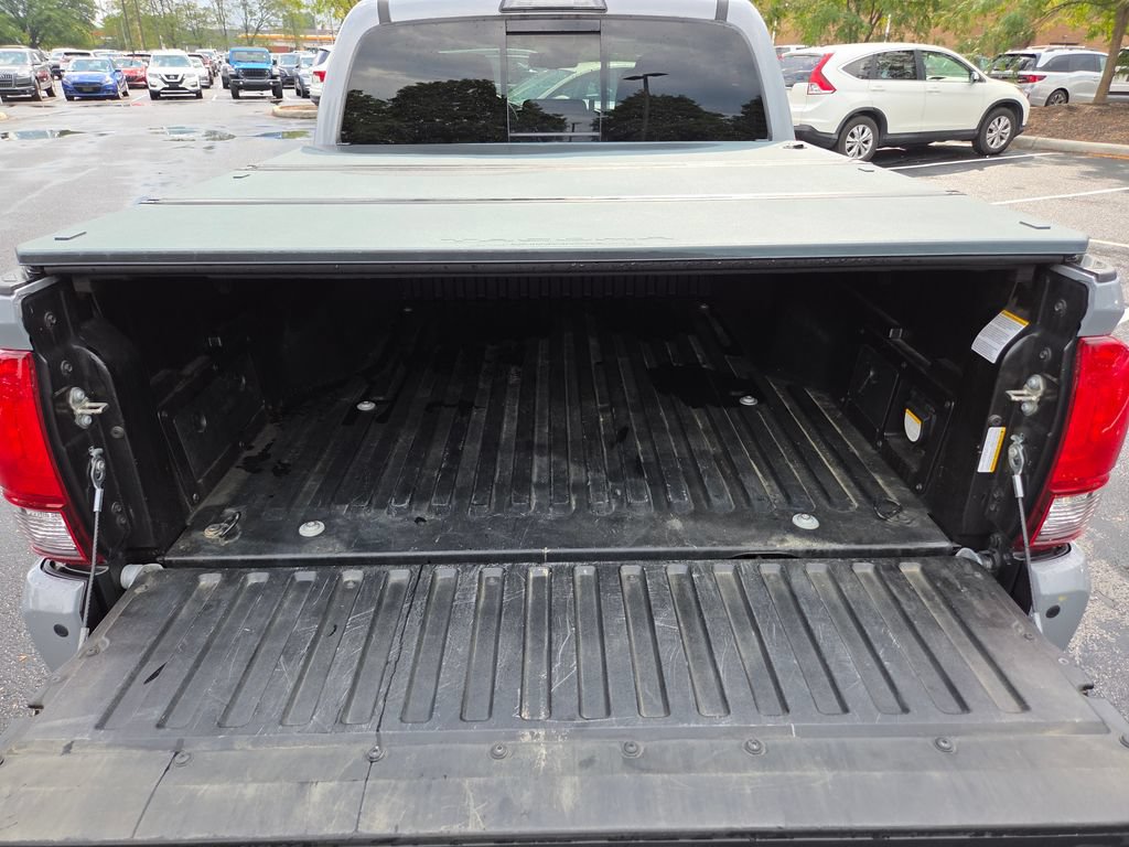 Used 2018 Toyota Tacoma TRD Sport w/ Technology Package AWD/4WD image 27