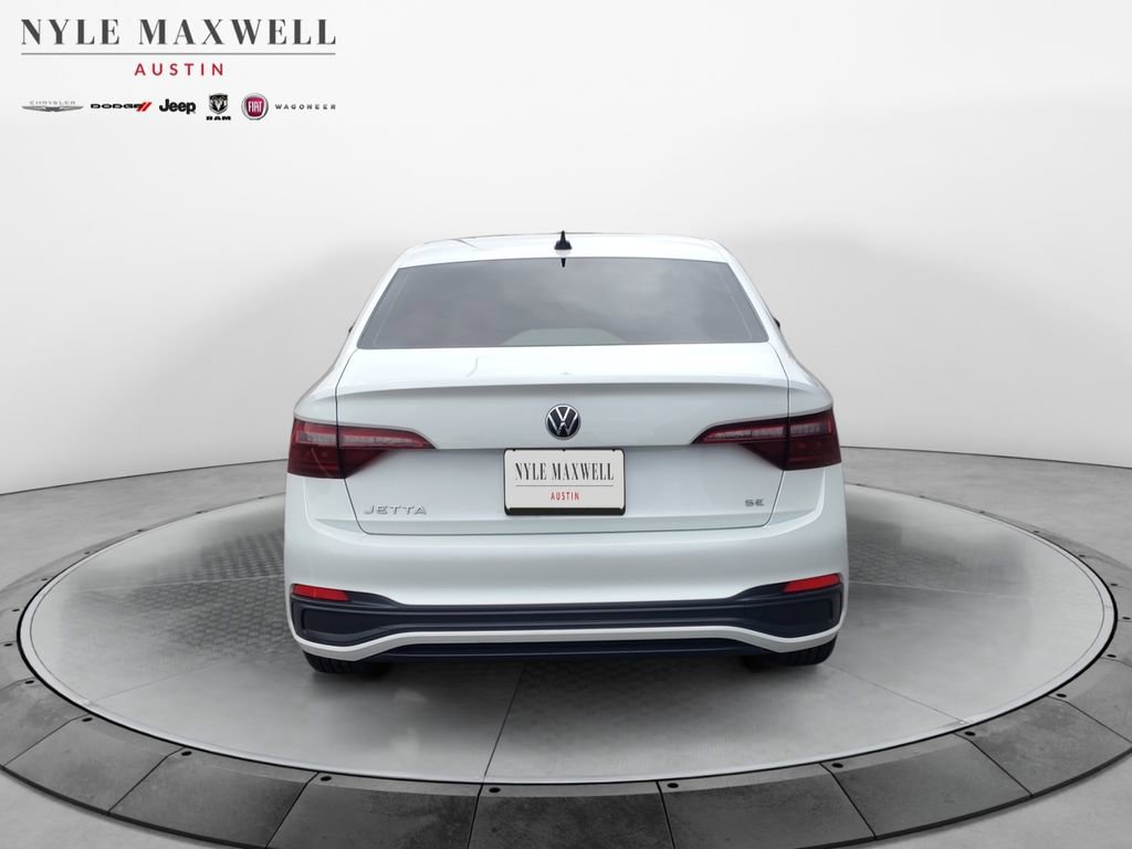Used 2023 Volkswagen Jetta SE w/ Panoramic Sunroof Package image 15