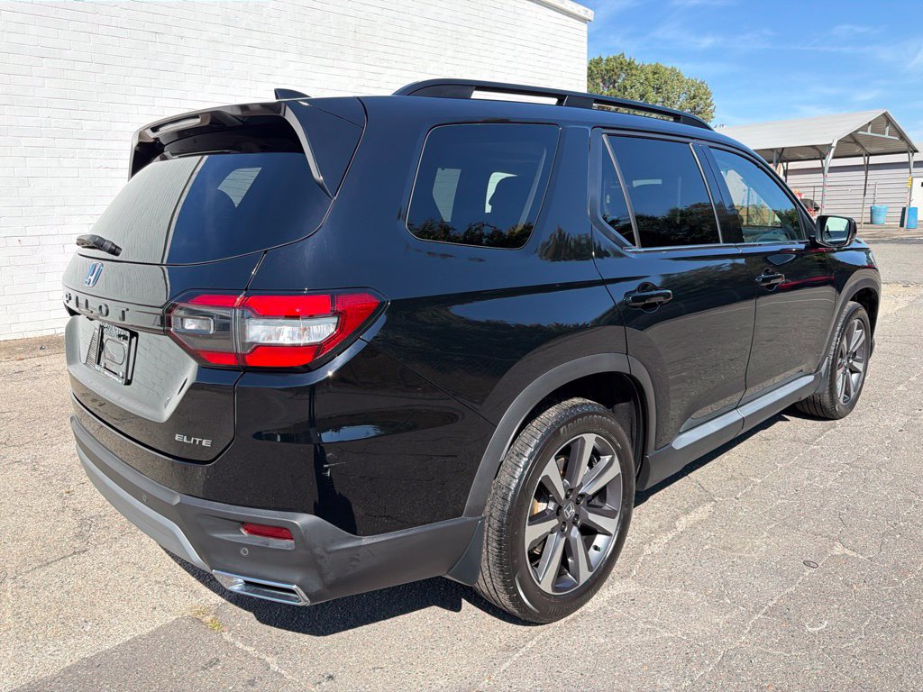 Used 2025 Honda Pilot Elite image 2