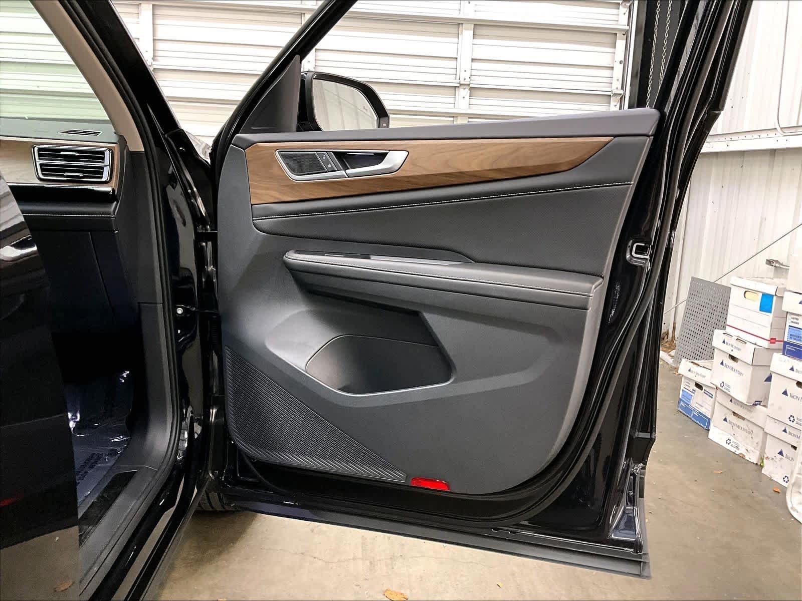 Certified 2026 Volkswagen Atlas SE w/ Panoramic Sunroof Package AWD/4WD image 27