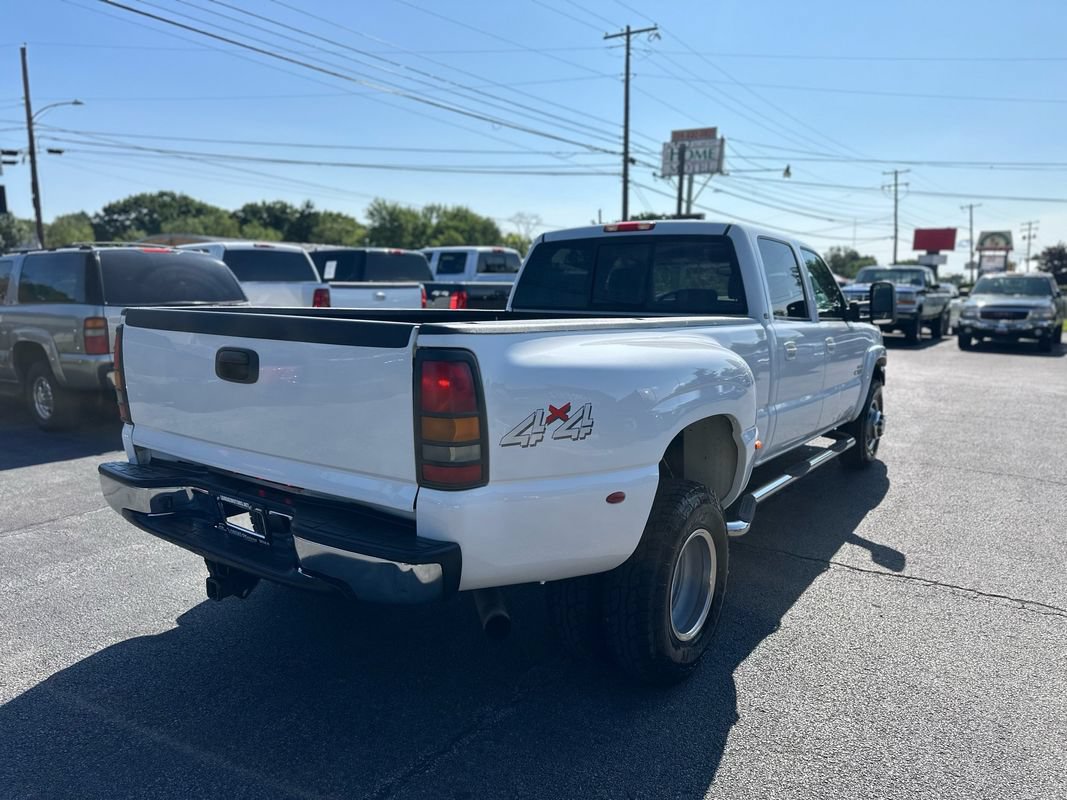 Used 2006 Chevrolet Silverado 3500 LT w/ Heavy-Duty Power Package AWD/4WD image 4