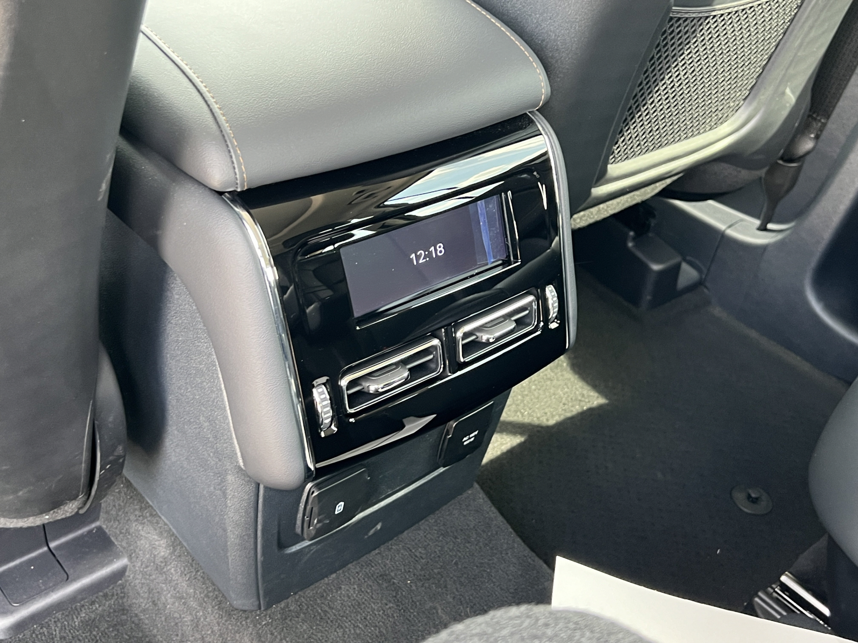 New 2026 Lincoln Aviator Reserve w/ Jet Appearance Package RWD image 23