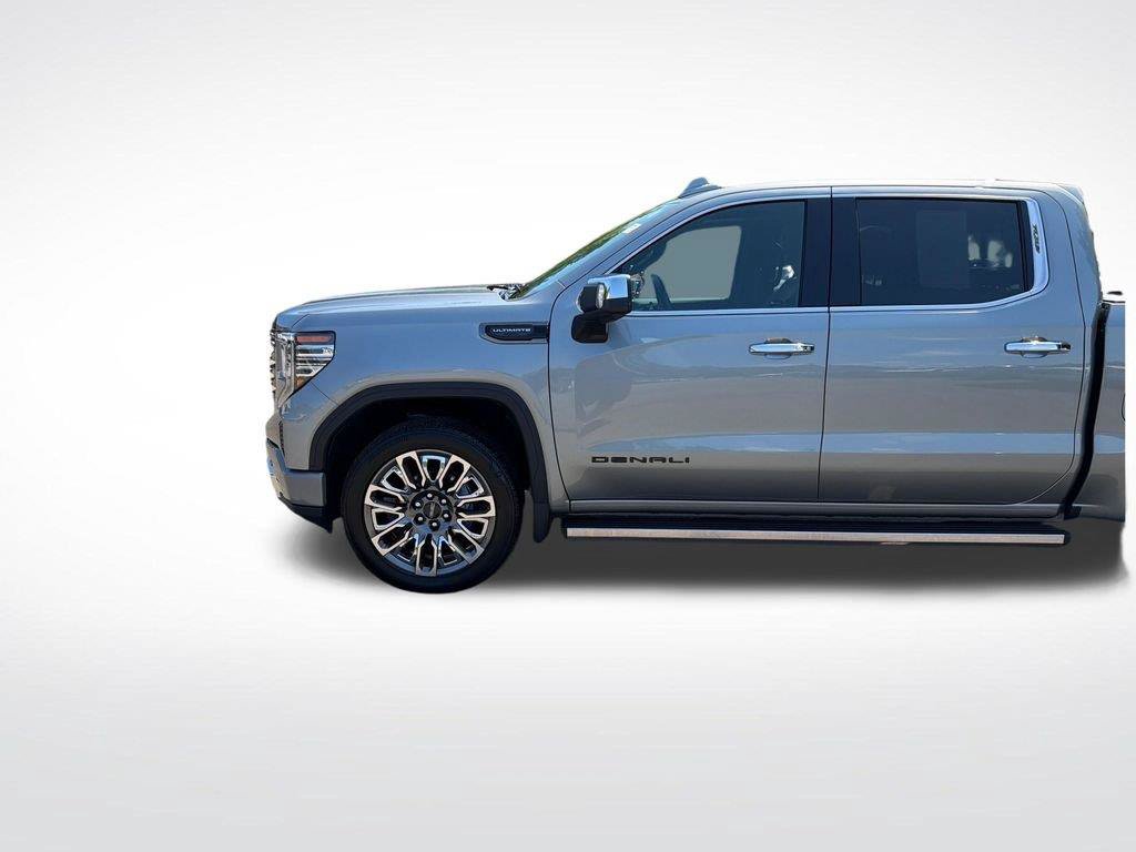 Used 2026 GMC Sierra 1500 Denali Ultimate w/ LPO, Black Badging Package AWD/4WD image 29