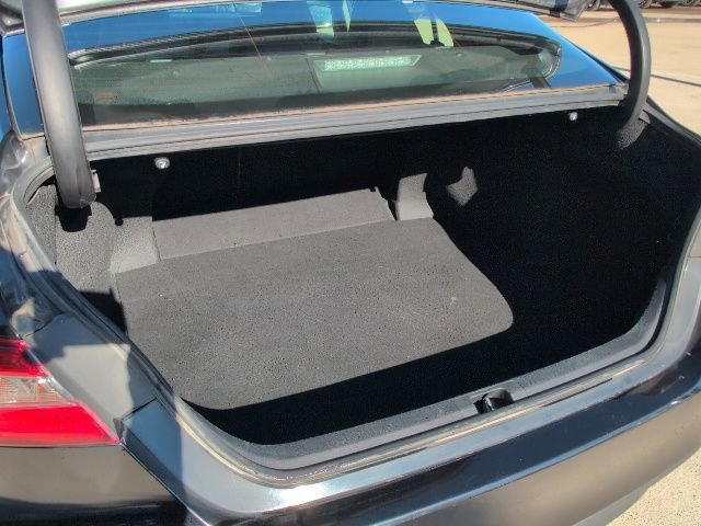 Used 2020 Toyota Camry LE image 9