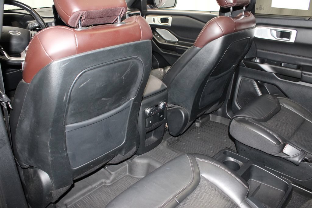Used 2020 Ford Explorer Platinum w/ Premium Technology Package AWD/4WD image 21