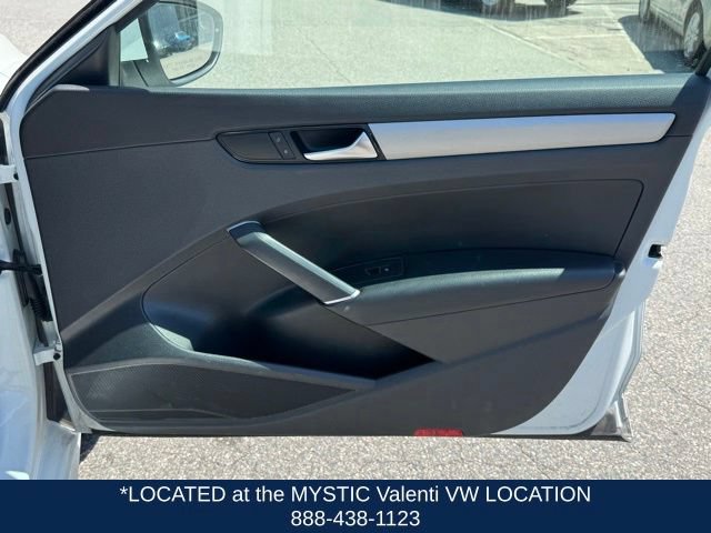 Certified 2022 Volkswagen Passat 2.0T SE FWD image 27
