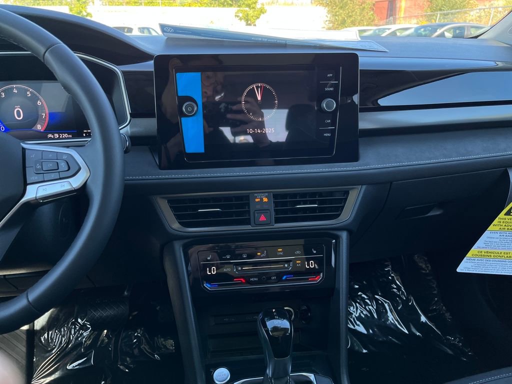 New 2025 Volkswagen Taos SE image 11