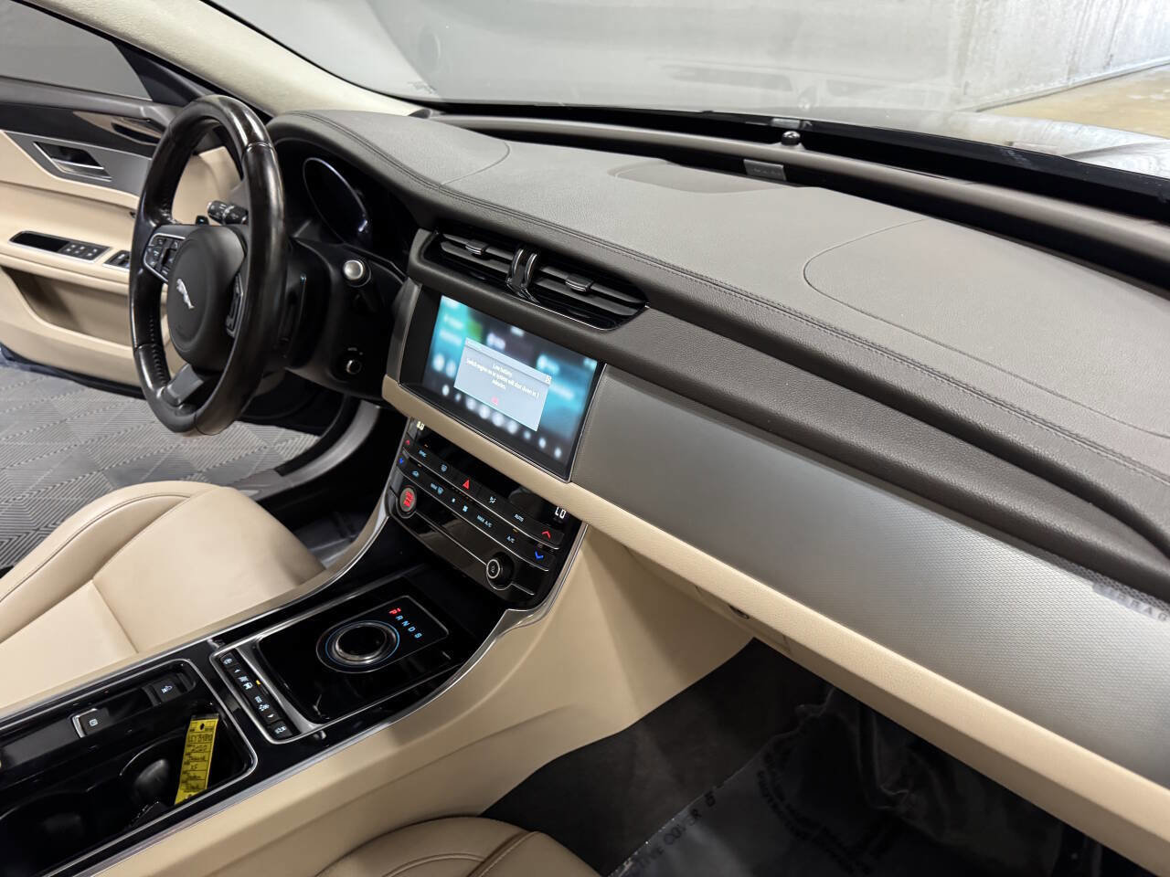 Used 2020 Jaguar XF Premium image 55