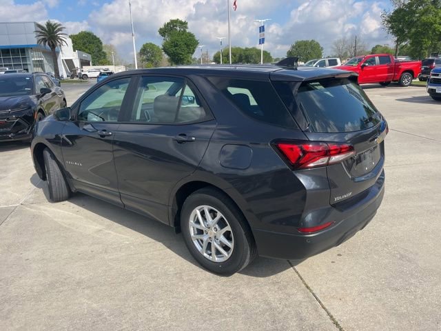 Used 2022 Chevrolet Equinox LS w/ Driver Confidence II Package image 4