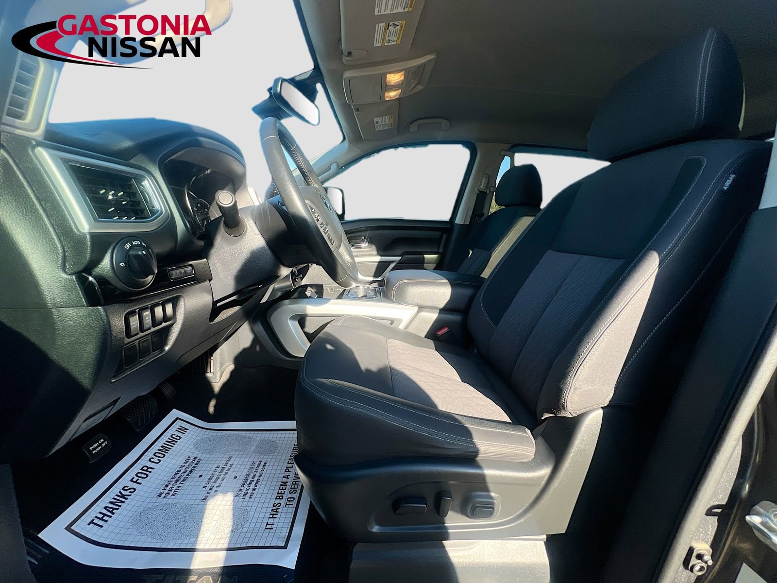 Used 2021 Nissan Titan SV w/ SV Convenience Package image 29