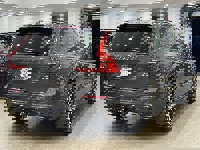 Used 2023 Volvo XC60 B6 Ultimate w/ Climate Package image 6
