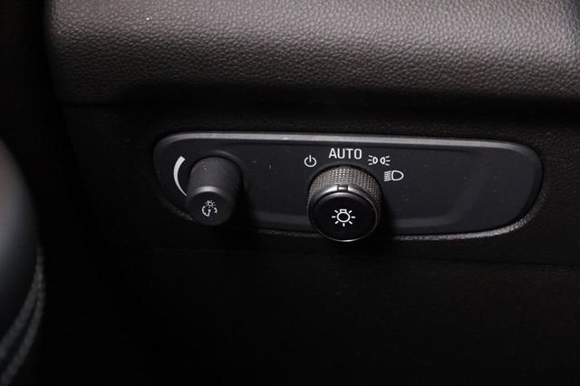 Used 2021 Buick Envision Essence w/ Sport Touring Package FWD image 22