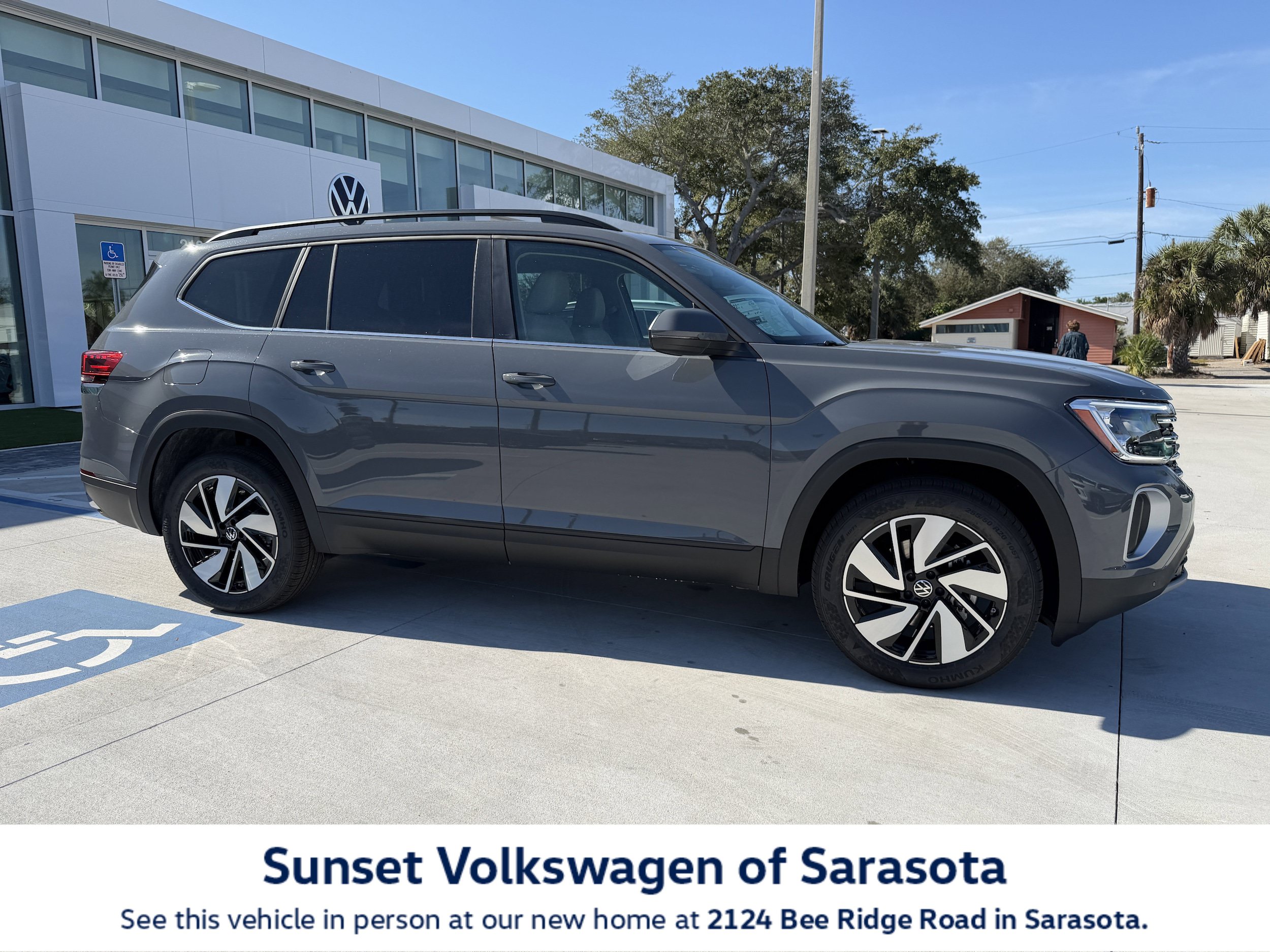 New 2026 Volkswagen Atlas SE AWD/4WD image 1