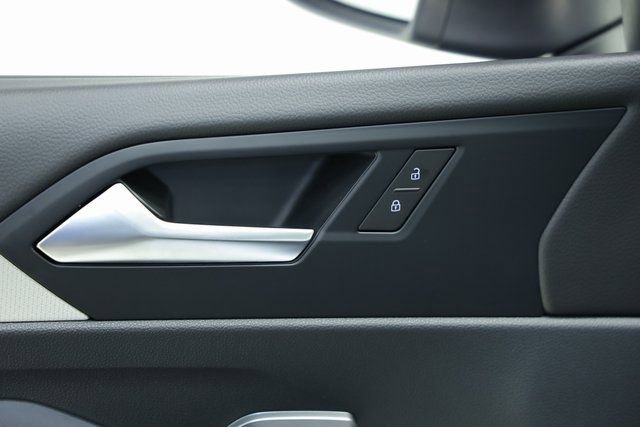 New 2025 Volkswagen Jetta SE image 31