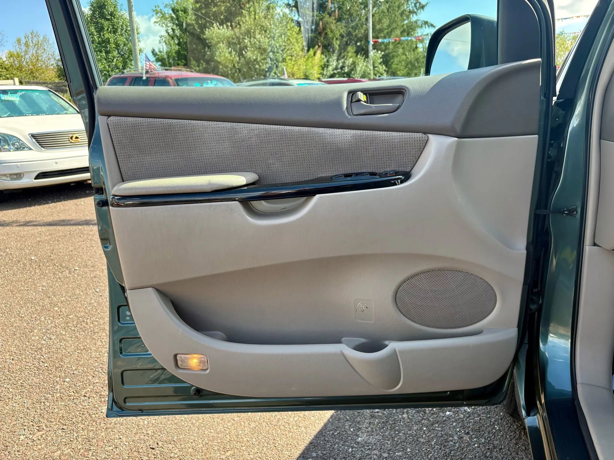 Used 2005 Toyota Sienna LE image 10