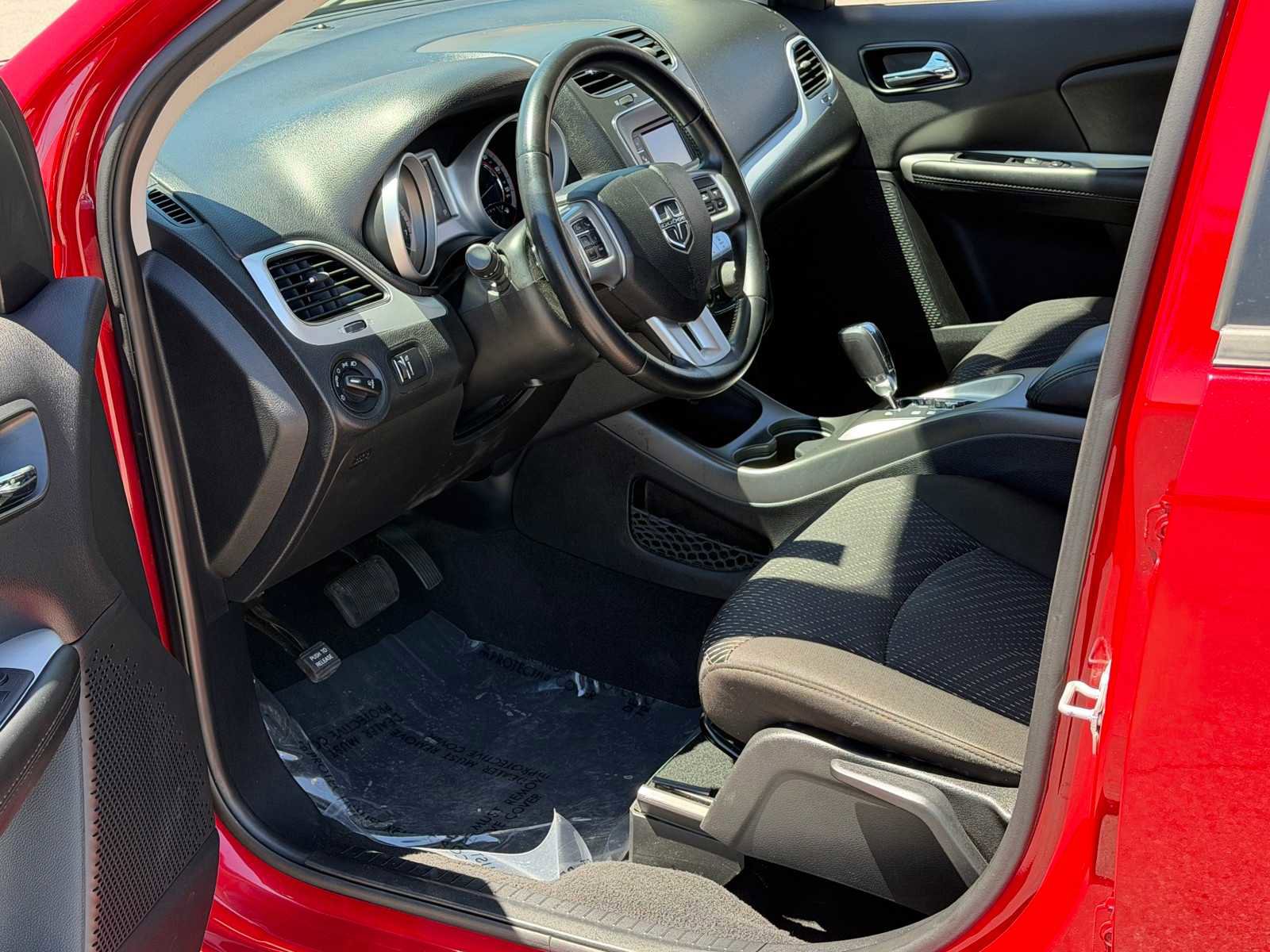 Used 2019 Dodge Journey SE w/ Connectivity Group FWD image 16