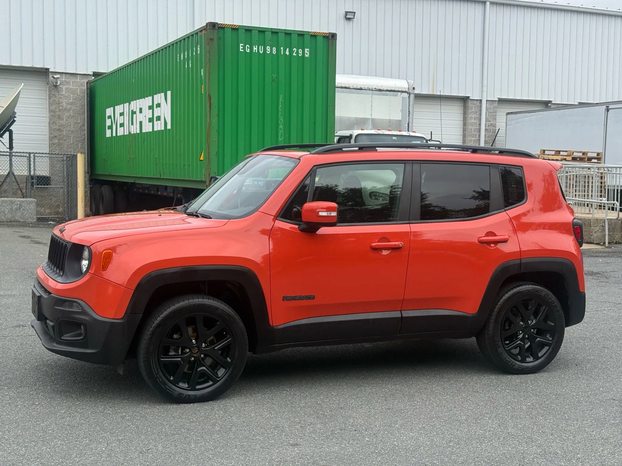 Used 2018 Jeep Renegade Altitude w/ UConnect 8.4 Nav Group image 6