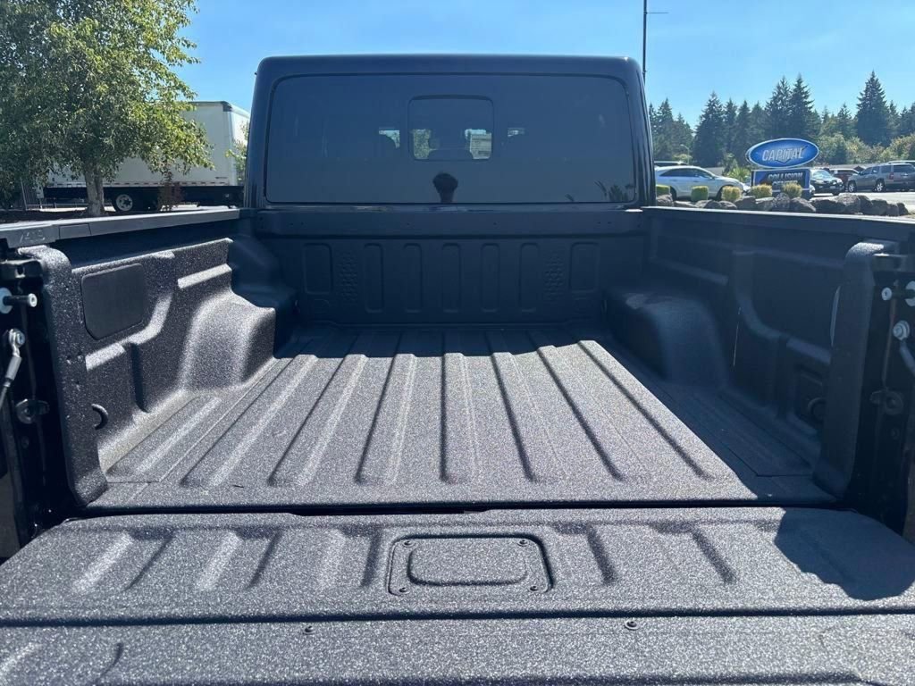 New 2025 Jeep Gladiator Sport image 25