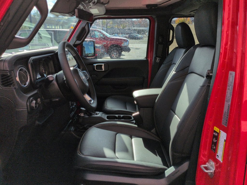 New 2025 Jeep Wrangler Sahara image 9