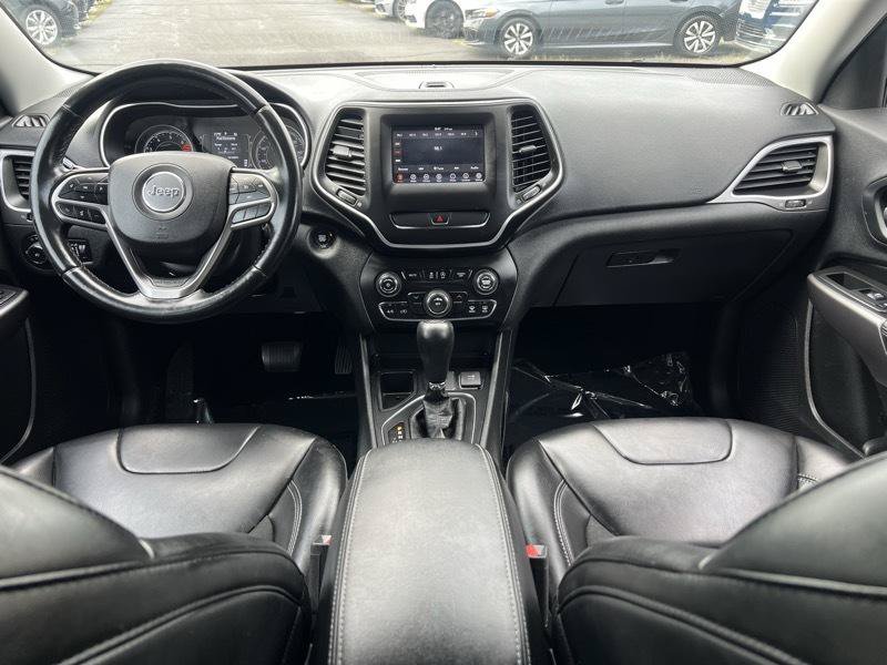 Used 2019 Jeep Cherokee Latitude Plus FWD image 10