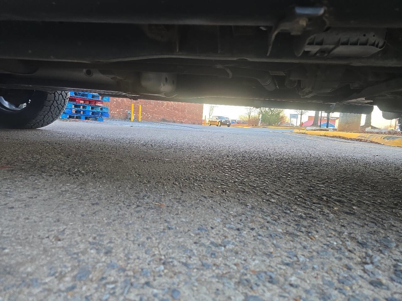 Used 2018 Nissan Titan XD image 76